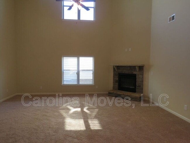 Building Photo - 206 Heatherwood Ln