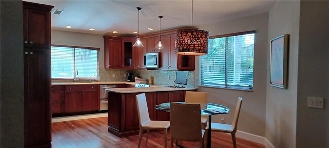 Building Photo - 6688 Via Regina