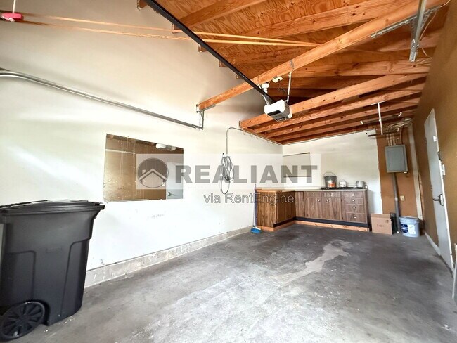 Building Photo - 6446 Linkview Ct