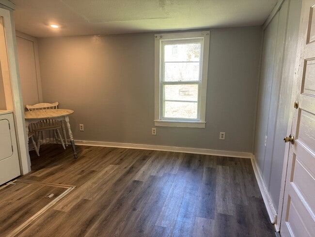 Building Photo - 3015 Edmond St