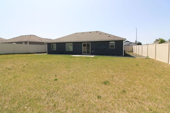 Building Photo - 1043 S Blueberry Pl