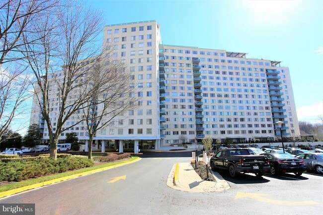 Building Photo - 10500 Rockville Pike