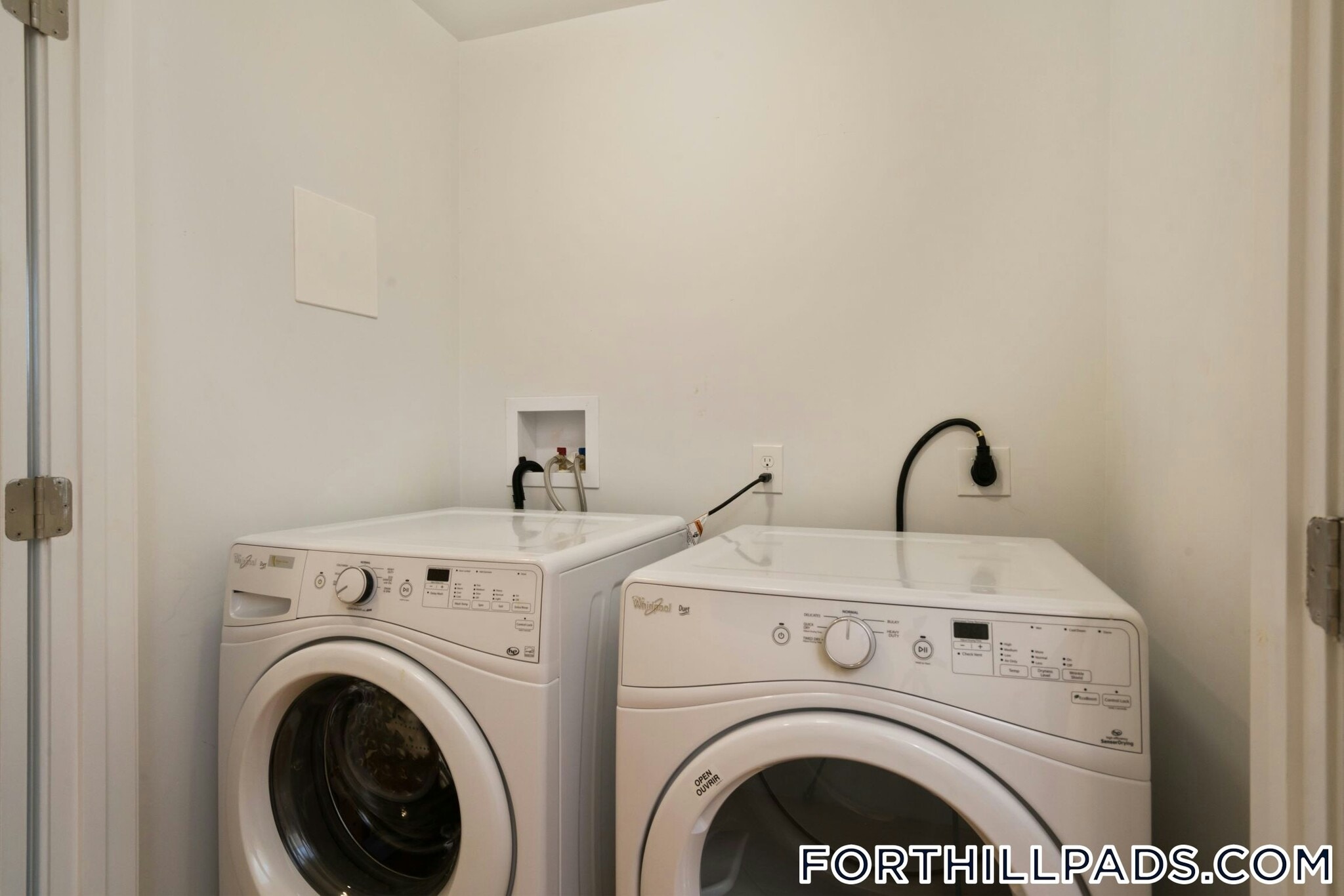 Building Photo - 128 Roxbury St