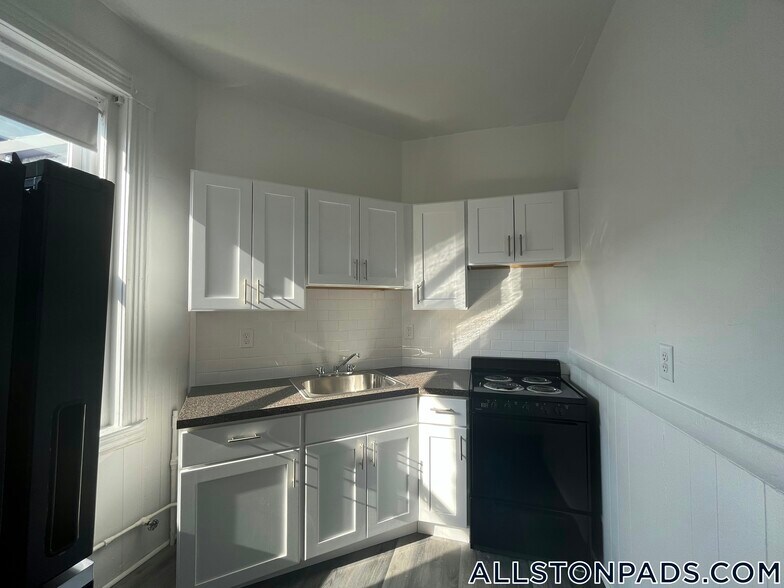 Building Photo - 5 Walbridge St