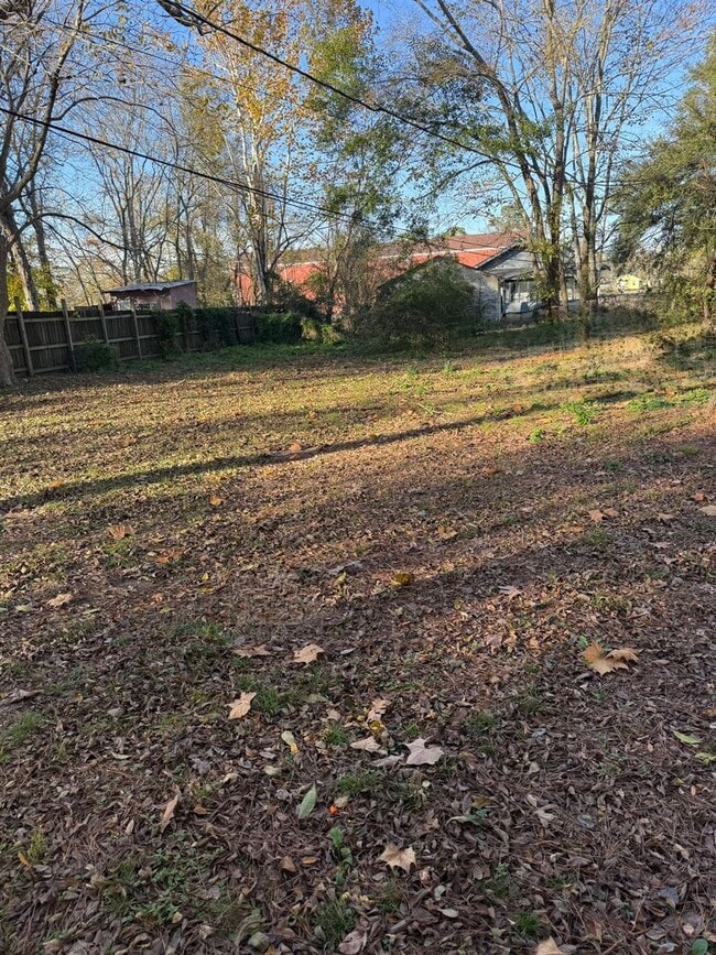 Building Photo - 2550 Pierce St