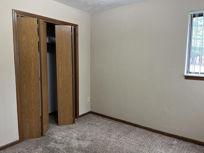 Building Photo - 122 Burke Ave