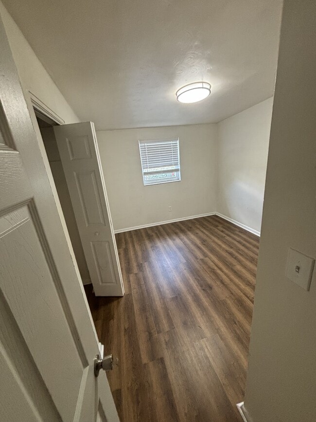 Building Photo - 2219 Belle Vue Way