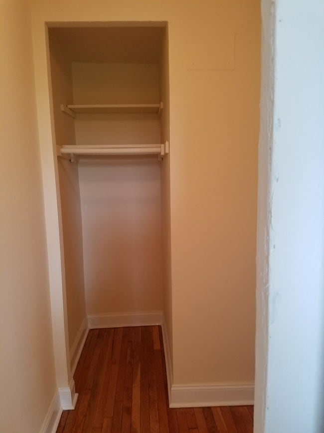 Building Photo - 49 Murdock Ct