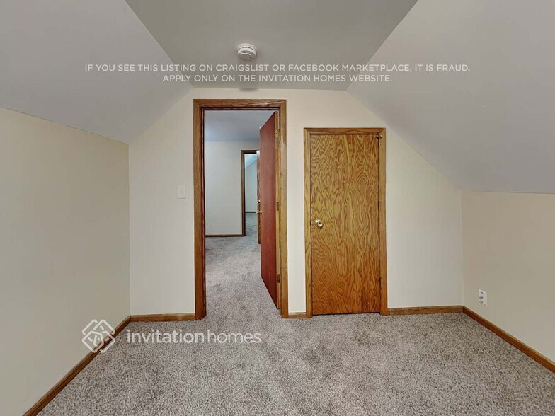 Building Photo - 9318 S 78th Ave