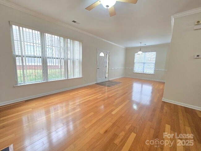 Building Photo - 15224 Coventry Ct Ln