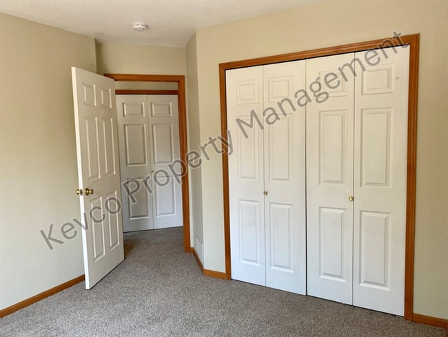 Building Photo - 1637 Westbridge Dr