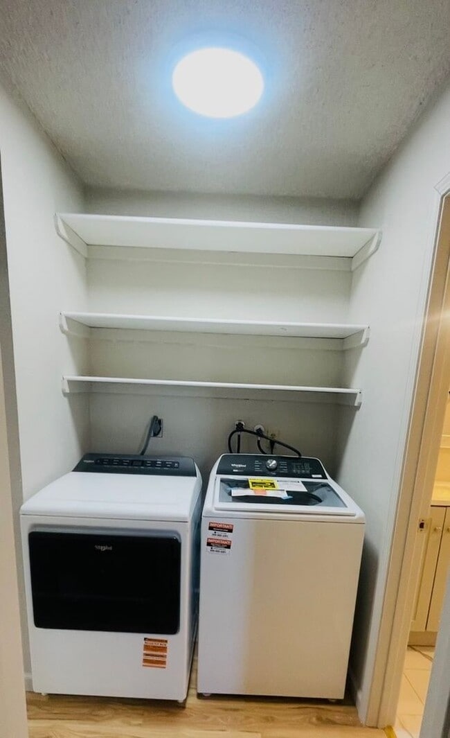 Building Photo - 2718 Lee St