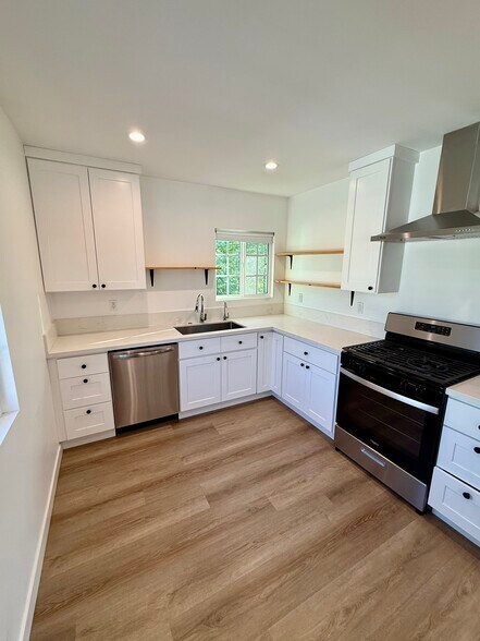 Building Photo - 3140 Cazador St