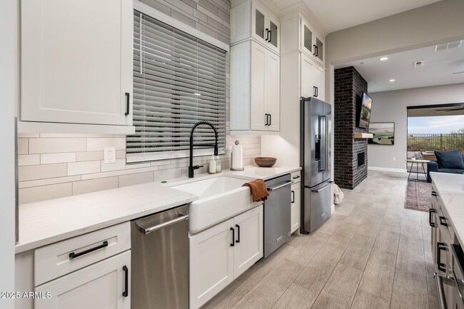 Building Photo - 6615 E Libby St