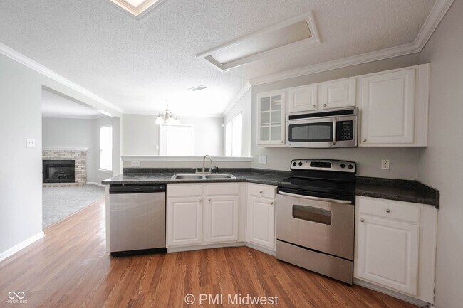 Building Photo - 7623 Hollow Reed Ct