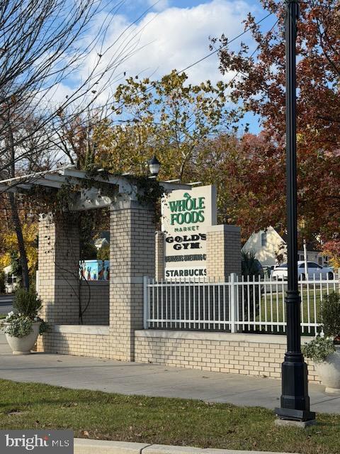 Building Photo - 4638 Woodberry St