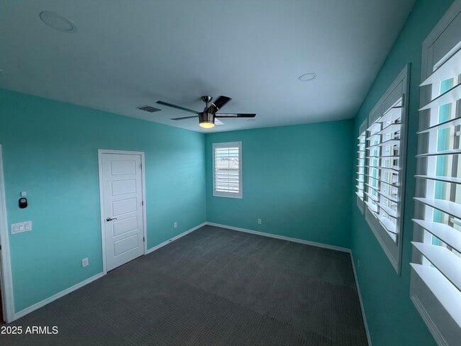 Building Photo - 1322 E Gemini Pl
