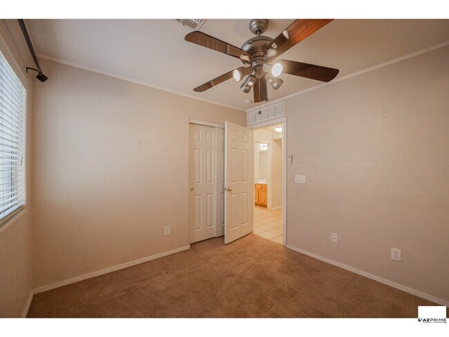 Building Photo - 6715 S 35th Dr
