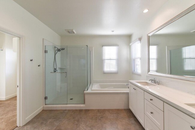 Building Photo - Irvine Single Family house 4bd/3ba Eastwoo...