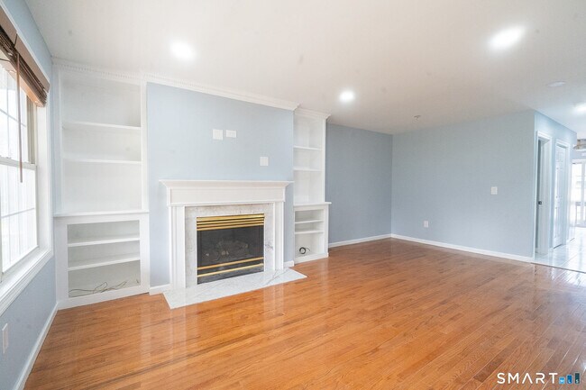 Building Photo - 39 Coram Rd