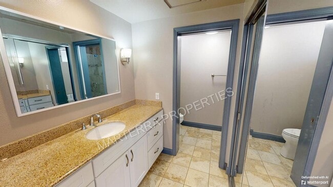 Building Photo - 2-bedroom Townhome in Irvine!