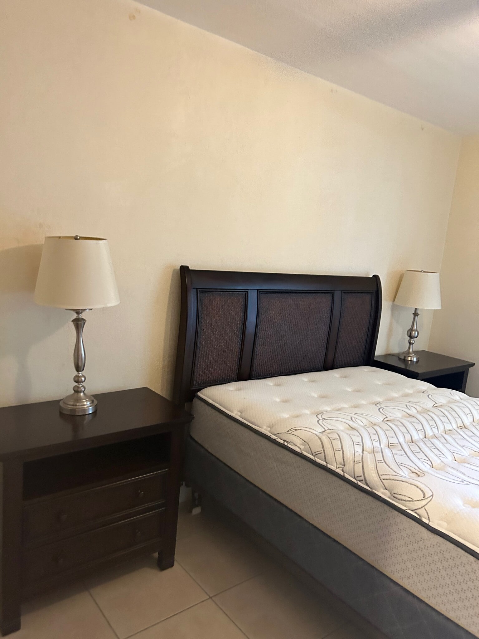 nicely furnished - 480 NW 20th St