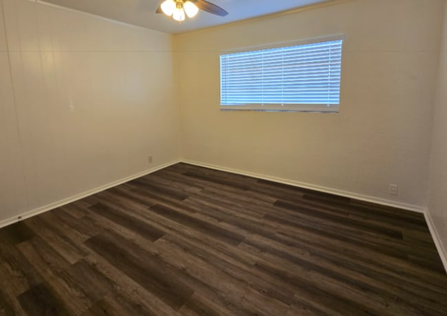 Building Photo - New flooring and paint throughout!