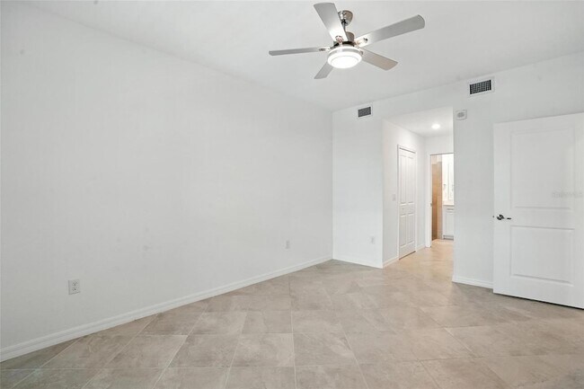 Building Photo - 14281 Heritage Landing Blvd