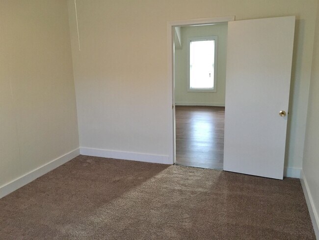 Building Photo - 239 Turner St