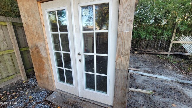 Building Photo - 1813 Arthur Ave