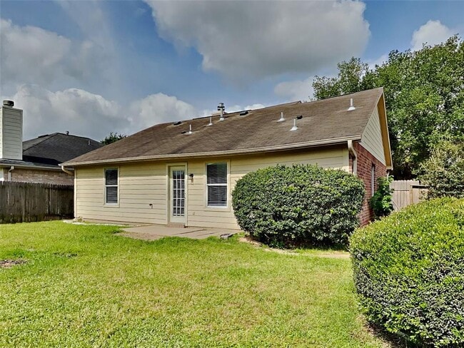 Building Photo - 6018 Hendricks Pass Dr