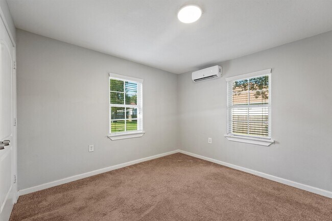 Building Photo - 16730 Springfield Dr