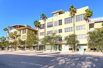 Building Photo - 435 N Andrews Ave