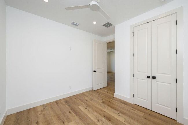 Building Photo - 114 Enchanted Way