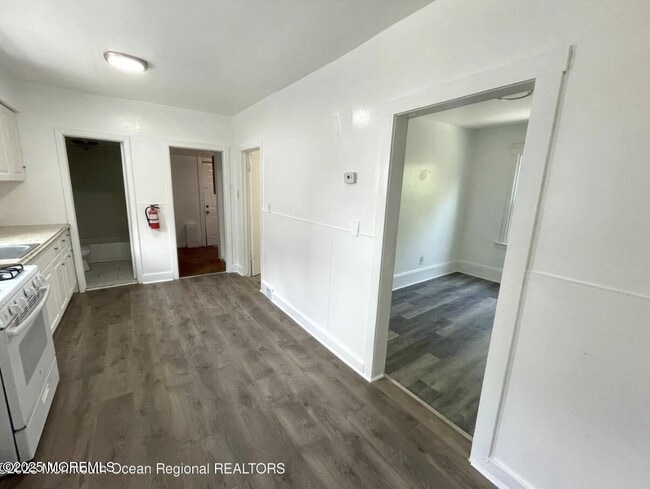 Building Photo - 1027 Monroe Ave