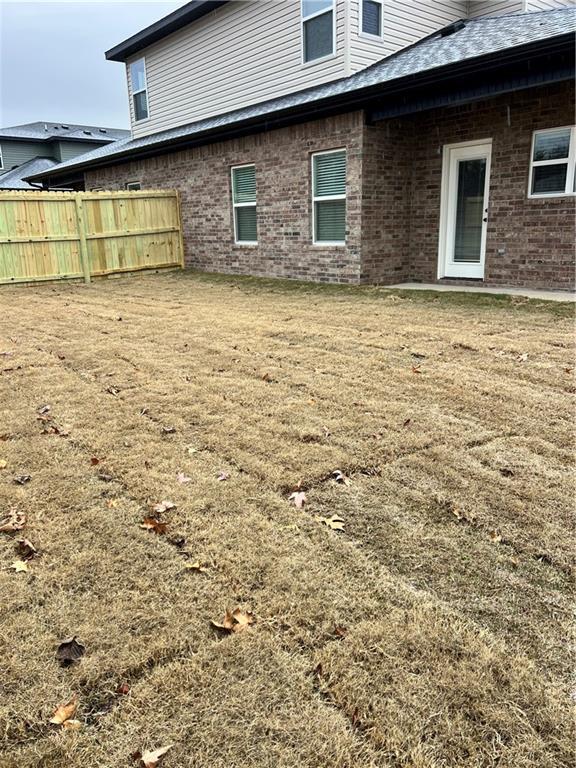 Building Photo - 520 Cosmos St