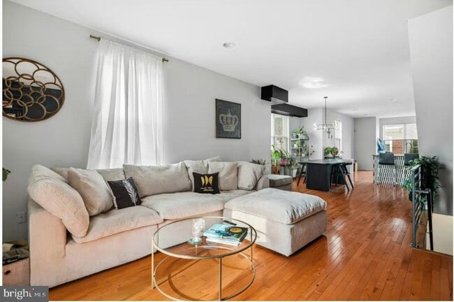 Building Photo - 1120 S 26th St