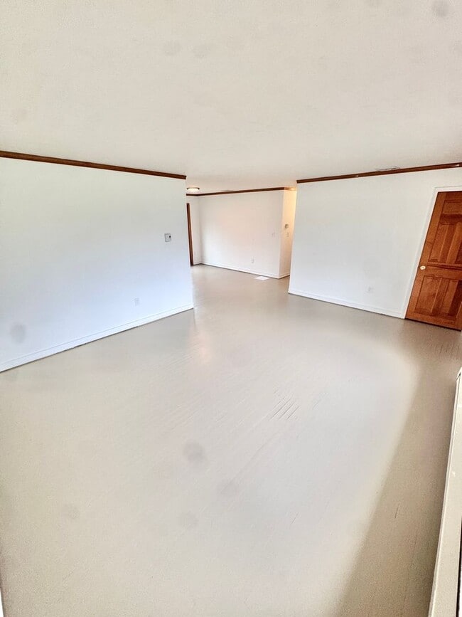 Building Photo - THREE BEDROOM RANCH HOME IN PARKLAND SCHOOL DISTRICT