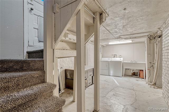 Building Photo - 468 Corona St