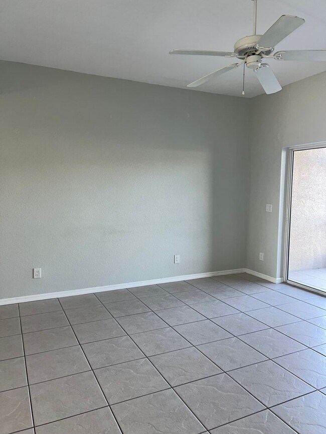 Building Photo - Villa Congress