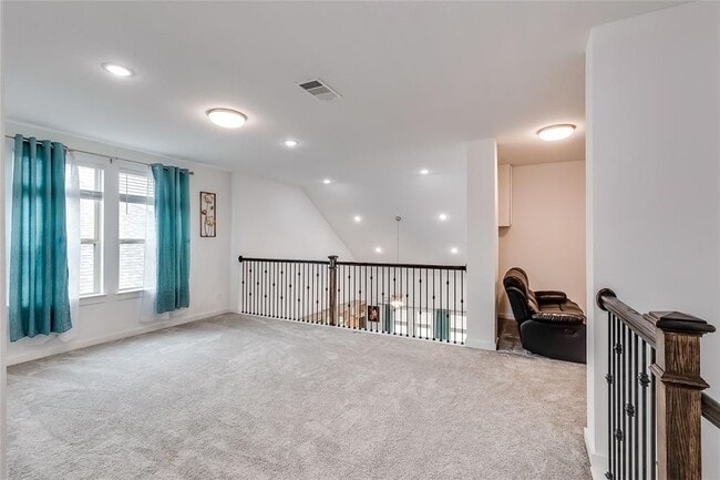 Building Photo - 833 Whitetail Dr