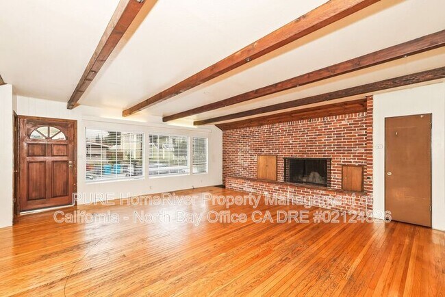 Building Photo - 420 Carrillo St
