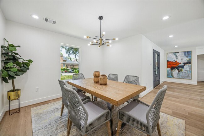 Building Photo - 20223 Laurel Lock Dr