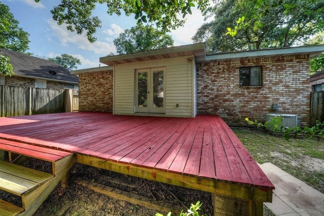 Building Photo - 25 Shady Oak Ln