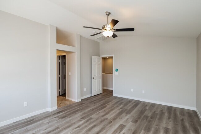 Building Photo - 7543 Holiday Hills St