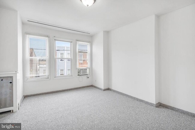 Building Photo - 708 Tasker St