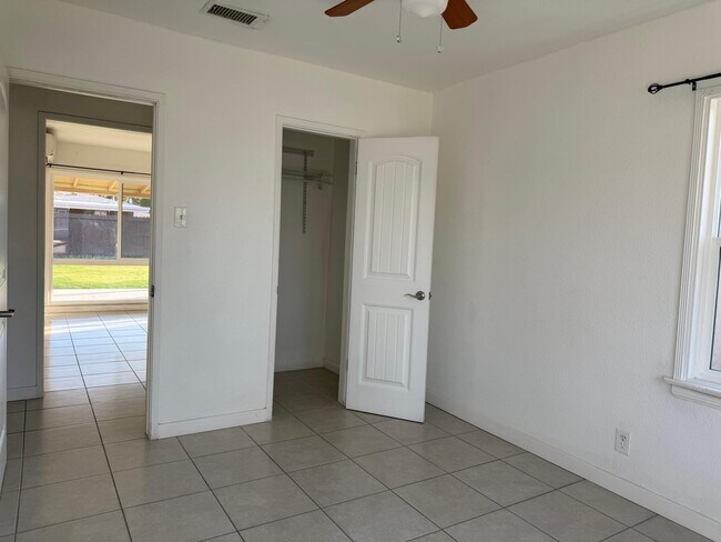 Building Photo - 82077 Santa Rosa Ave