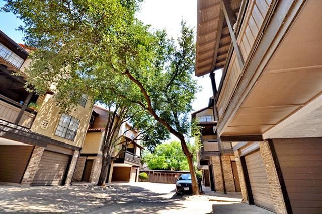 Building Photo - 5630 Spring Valley Rd