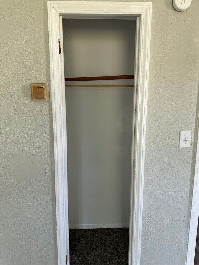 Building Photo - Fenced Yard