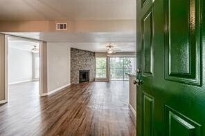 Building Photo - 2822 S Bartell Dr